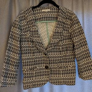 EUC Size 8 black and white CAbi blazer